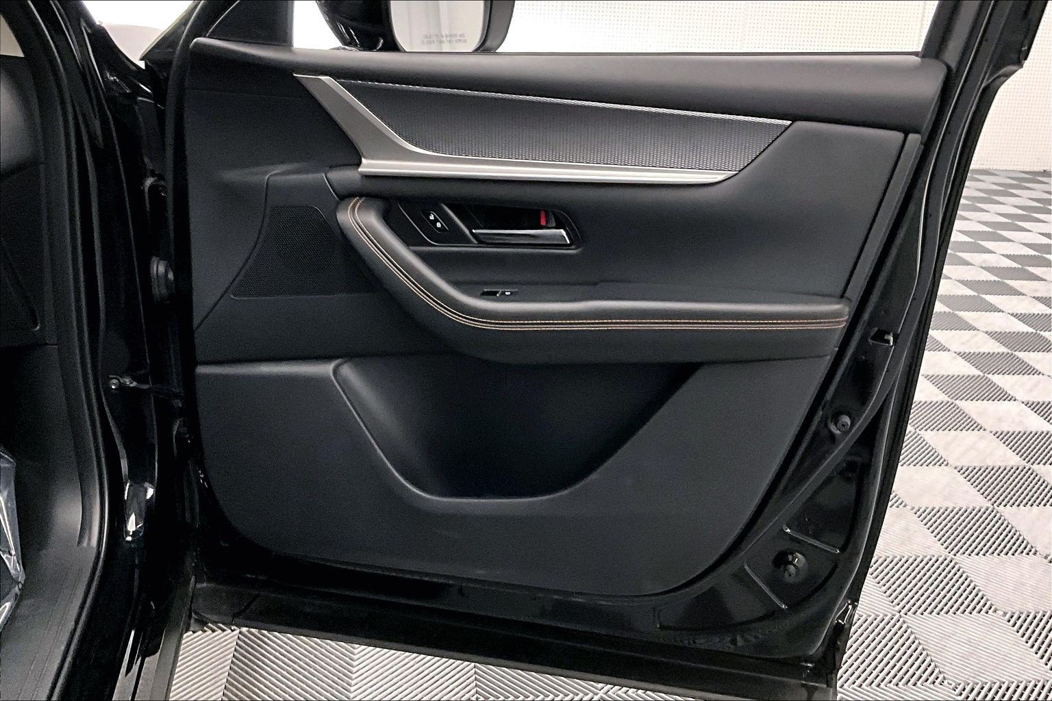 Pre-Owned 2025 Mazda CX-90 3.3 Turbo Preferred AWD – Sunroof – Htd